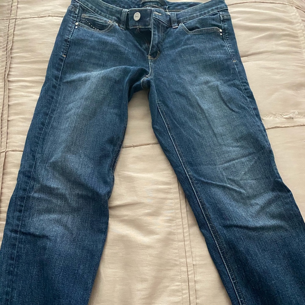 Women’s White House Black Market Denim Capris.